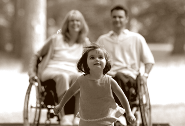 2004-2005 Annual report thumbnail.